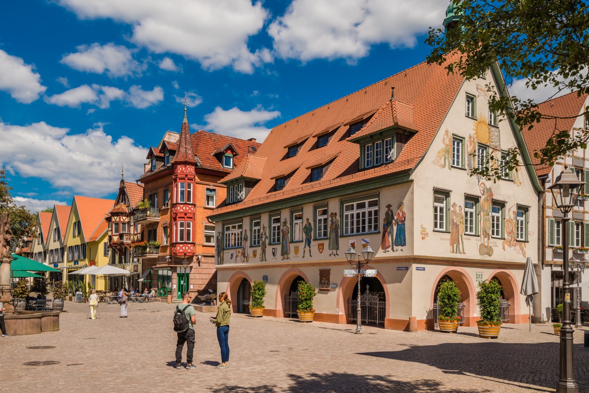 Haslacher Rathaus und Marktplatz
