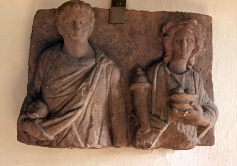 Grabstein mit einem römischen Paar